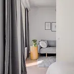 Stylish With Gym & Spacious Balcony By Nordic Collection * هلسنكي